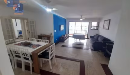 Apartamento a 300m da Praia Enseada! Localização privilegiada.