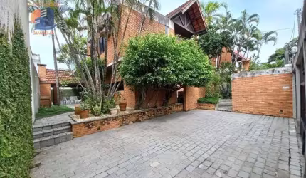 Casa Padrão para Venda em Praia da Enseada Guarujá-SP