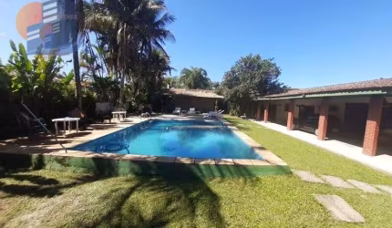 Casa Ampla com Jardim e Quintal Área Total Terreno 1050 Metros²