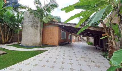 Casa Térrea Uma quadra e meia do Mar!