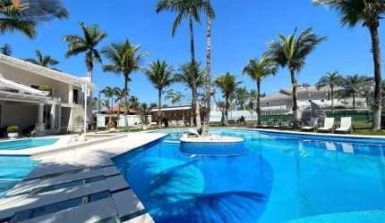 Mansão em Condomínio Fechado Jardim Acapulco!