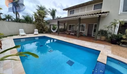 Terreno 606 metros quadrados! Casa ampla 6 suítes Ótima Localização.