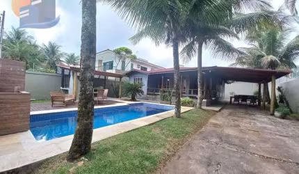 Casa Estilo Chalé a 150 metros do Mar!