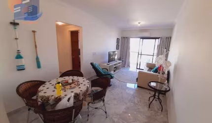 Apartamento Amplo com enorme sacada e pequena vista ao Mar