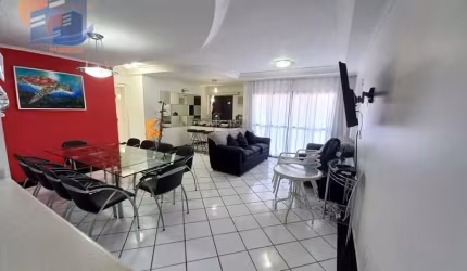 Amplo apartamento sendo 02 Unidades Unificadas e repaginadas.