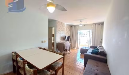 Lado Praia/Apto de Frente com Sacada Ampla Região Comercial!