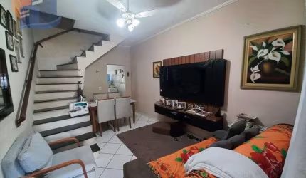 Sobrado Geminado em Vicente de Carvalho - Guarujá.