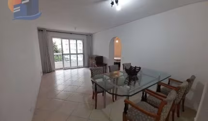 Apartamento c/Vista ao Mar, arejado, semi mobiliado, cômodos espaçosos, próximo de comércios em geral