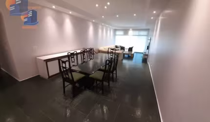 Apartamento Enorme a 200 Metros do Mar Praia da Enseada Guarujá.