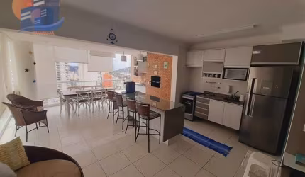Amplo Apartamento com Varanda Gourmet Próximo a Praia.