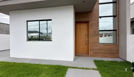 Casa no São Sebastião com 3 quartos sendo 1 suíte, 2 banheiros e 4 vagas de garagem