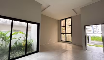 Casa na Pedra Branca com 3 quartos sendo 1 suíte, 4 banheiros e 2 vagas de garagem
