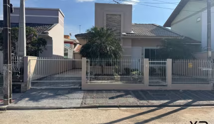 Casa no Madri com 2 quartos, 2 banheiros e 2 vagas de garagem