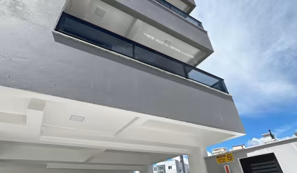 Apartamento no Pagani com 2 quartos sendo 1 suíte, 2 banheiros e 1 vaga de garagem