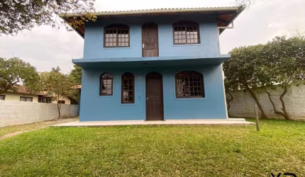 Casa na Barra do Aririú com 3 quartos, 2 banheiros e 2 vgas de garagem