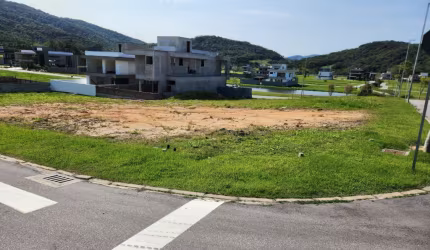 Lote no Reserva da Pedra,  Pedra Branca com 375m²