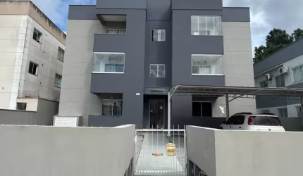 Apartamento a venda no Aririú.