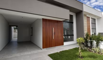 Casa a venda com 2 quartos sendo 1 suíte, 2 banheiros e 2 vagas de garagem