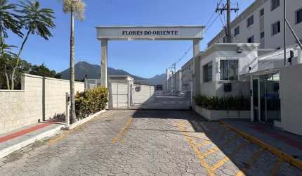 Apartamento a venda com 2 quartos, 1 banheiro e 1 vaga de garagem.
