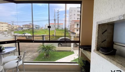 Apartamento a venda com 2 quartos sendo 1 suíte, 2 banheiros e 1 vaga de garagem.