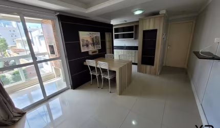 Apartamento a venda com 3 quartos sendo 1 suíte, 2 banheiros e 1 vaga de garagem.