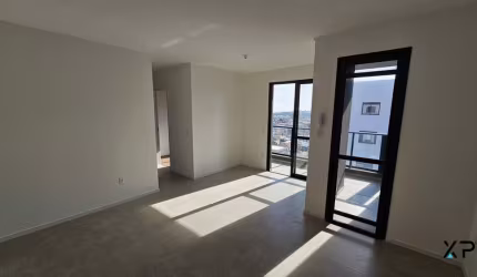Apartamento a venda com 3 quartos sendo 1 suíte, 2 banheiros e 1 vaga de garagem.
