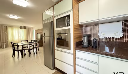 Apartamento a venda com 2 quartos, 1 banheiro e 1 vaga de garagem.