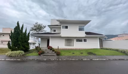 Casa para venda possui 198 metros quadrados com 3 quartos em Pedra Branca - Palhoça - SC