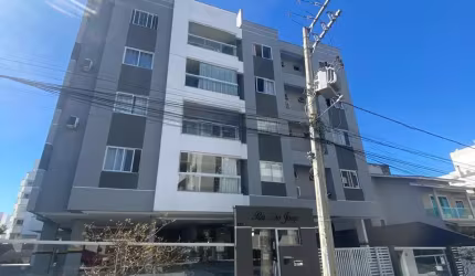 Apartamento no Pagani com 2 quartos sendo 1 suíte, 2 banheiros e 1 vaga de garagem