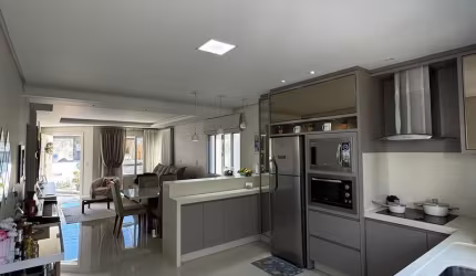 Casa a venda 3 quartos 1 suíte, 3 banheiros e 2 vagas garagem.