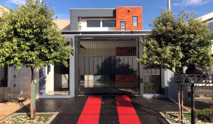 Ótimo sobrado Jd. Alvorada - 3 quartos (Suíte + 2) + Casa dos fundos com (1 suíte + 1 quarto) ideal para hospedes ou alugar.