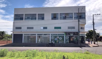 Vendo - Prédio Comercial com 2 pavimentos - 4 salas comerciais no térreo e 2 apartamentos no andar superior - Portal das Torres - Maringá-PR.