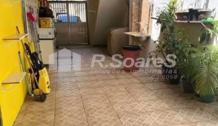 Casa com 3 quartos à venda na Rua Santa Rita de Cássia, Marechal Hermes, Rio de Janeiro, 120 m2 por R$ 280.000