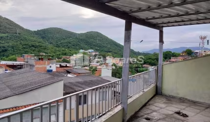 Casa com 3 quartos à venda na Rua Bore, Vila Valqueire, Rio de Janeiro, 200 m2 por R$ 500.000