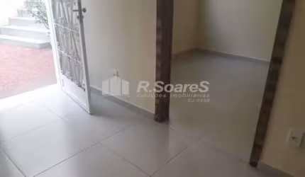 Casa em condomínio fechado com 2 quartos para alugar na Rua Teodoro da Silva, Vila Isabel, Rio de Janeiro, 70 m2 por R$ 2.500