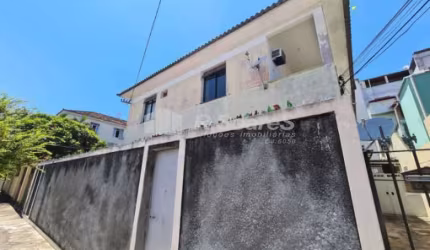 Apartamento com 2 quartos à venda na Rua Engenheiro Moreira Lima, Penha Circular, Rio de Janeiro, 71 m2 por R$ 260.000