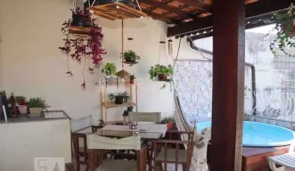 Casa em condomínio fechado com 2 quartos à venda na Rua Paturi, Tanque, Rio de Janeiro, 90 m2 por R$ 290.000