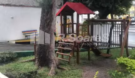 Apartamento com 2 quartos à venda na Rua Cândido Benício, Campinho, Rio de Janeiro, 73 m2 por R$ 180.000