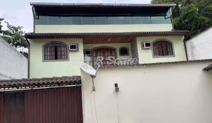 Casa em condomínio fechado com 3 quartos à venda na Rua Pinto Teles, Praça Seca, Rio de Janeiro, 198 m2 por R$ 590.000