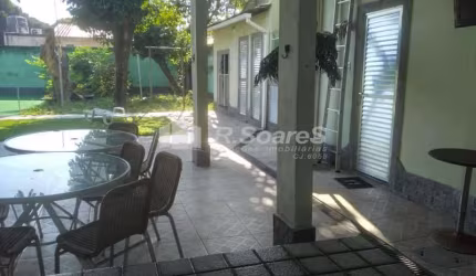 Casa com 4 quartos à venda na Rua Doutor Carlos Gross, Praça Seca, Rio de Janeiro, 260 m2 por R$ 520.000