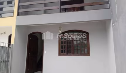 Casa com 2 quartos à venda na Rua Eduardo Mendes Gonçalves, Jardim Sulacap, Rio de Janeiro, 70 m2 por R$ 390.000