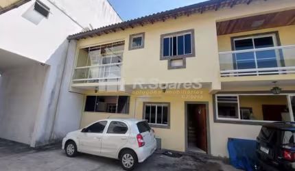 Casa em condomínio fechado com 2 quartos à venda na Rua Xavier Curado, Marechal Hermes, Rio de Janeiro, 64 m2 por R$ 320.000
