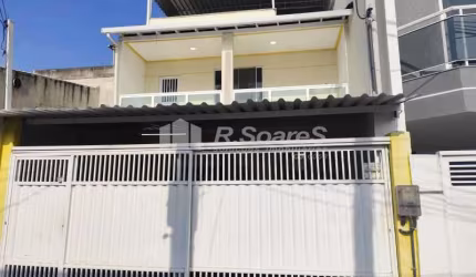 Casa com 3 quartos à venda na Rua Carumbé, Realengo, Rio de Janeiro, 228 m2 por R$ 330.000