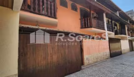 Casa em condomínio fechado com 3 quartos à venda na Rua das Hortências, Vila Valqueire, Rio de Janeiro, 150 m2 por R$ 580.000