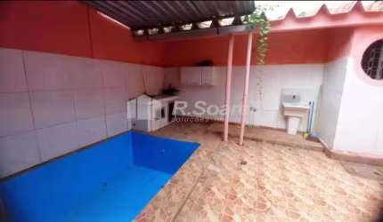 Casa com 3 quartos à venda na Rua Expedito Ribeiro dos Santos, Bangu, Rio de Janeiro, 105 m2 por R$ 295.000
