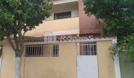 Casa com 4 quartos à venda na Rua Ismênia, Bento Ribeiro, Rio de Janeiro, 100 m2 por R$ 180.000