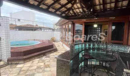 Apartamento com 4 quartos à venda na Rua Araguaia, Freguesia (Jacarepaguá), Rio de Janeiro, 224 m2 por R$ 840.000