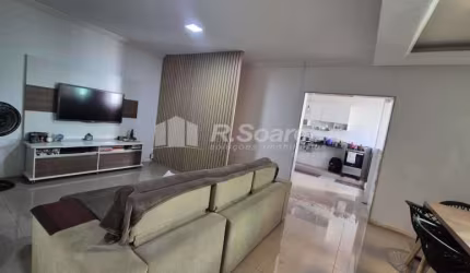 Casa em condomínio fechado com 2 quartos à venda na Estrada Intendente Magalhães, Vila Valqueire, Rio de Janeiro, 86 m2 por R$ 465.000