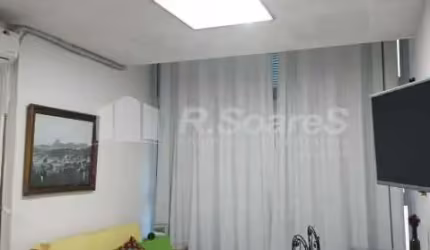 Kitnet / Stúdio à venda na Avenida Treze de Maio, Centro, Rio de Janeiro, 31 m2 por R$ 220.000