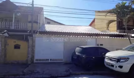 Casa em condomínio fechado com 3 quartos à venda na Rua Contenda, Vila Valqueire, Rio de Janeiro, 178 m2 por R$ 890.000